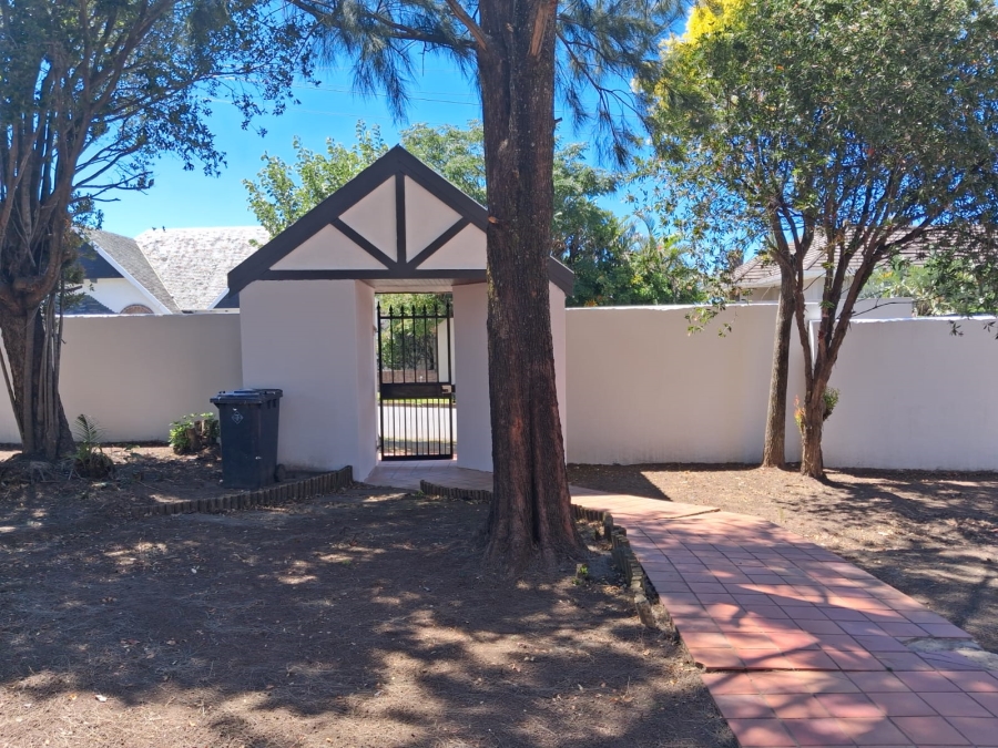 To Let 3 Bedroom Property for Rent in Selborne Eastern Cape